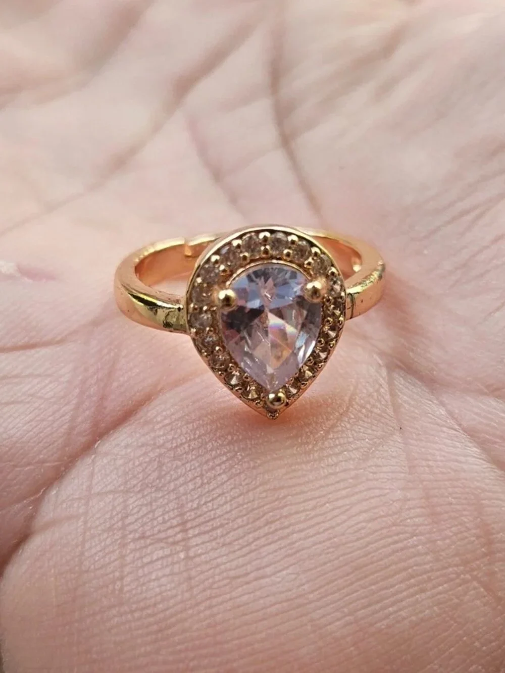 Women Fashion Ring Gold Tone High Quality Fashion Jewelry Rings Size adj 7.5-8.5 - Picture 9 of 13